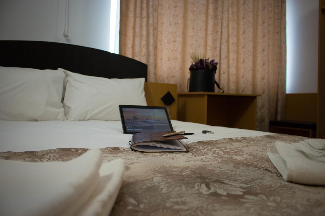 Rent Room N&S Iasi Bagian luar foto