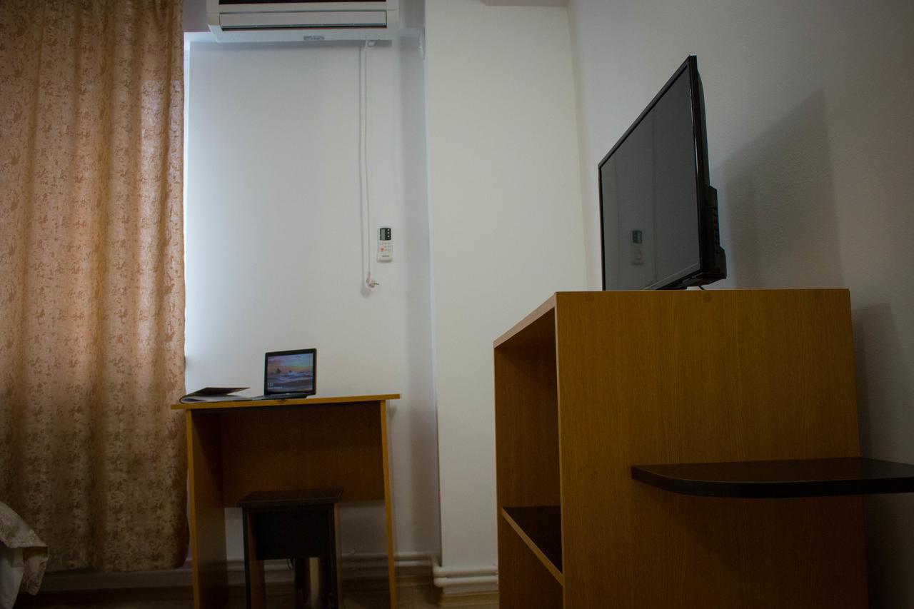 Rent Room N&S Iasi Bagian luar foto