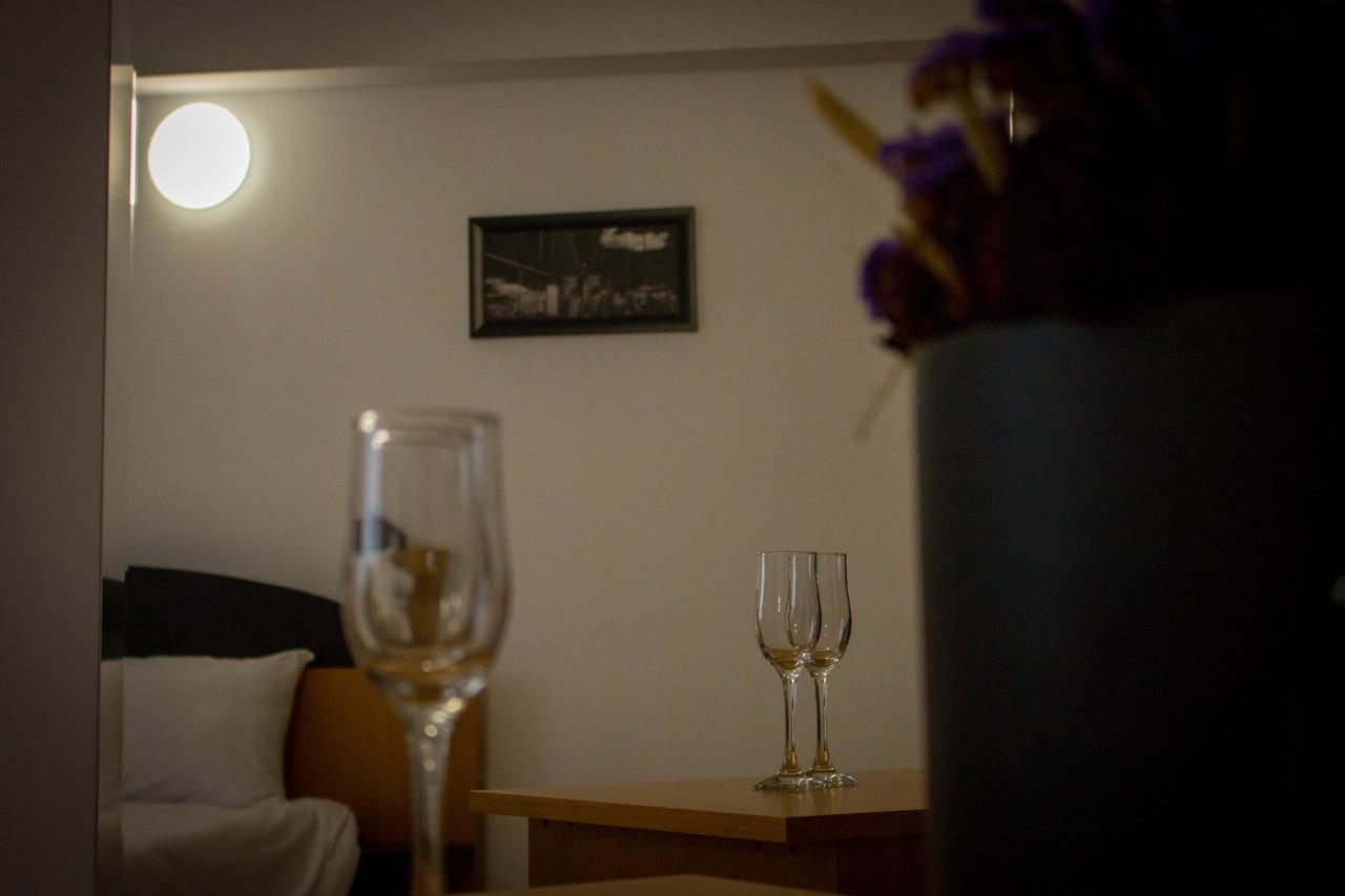 Rent Room N&S Iasi Bagian luar foto