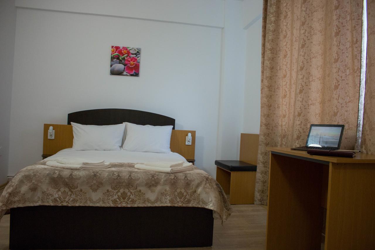 Rent Room N&S Iasi Bagian luar foto