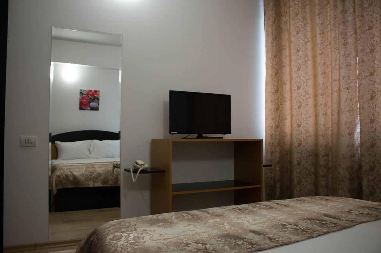 Rent Room N&S Iasi Bagian luar foto